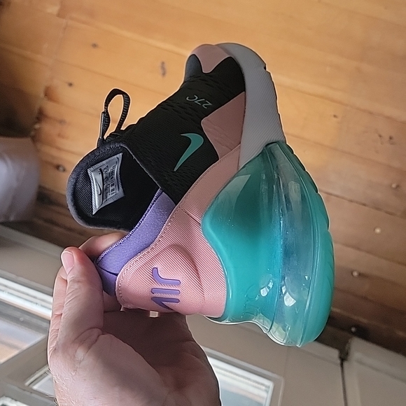Rare Nike Airmax270 (2020) - Picture 3 of 3